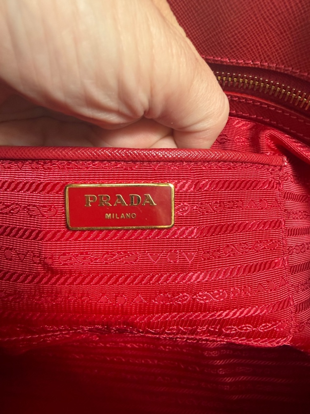 Prada Red Saffiano Tote with Gold Hardware Amazing condition! Authentic - Picture 6 of 8